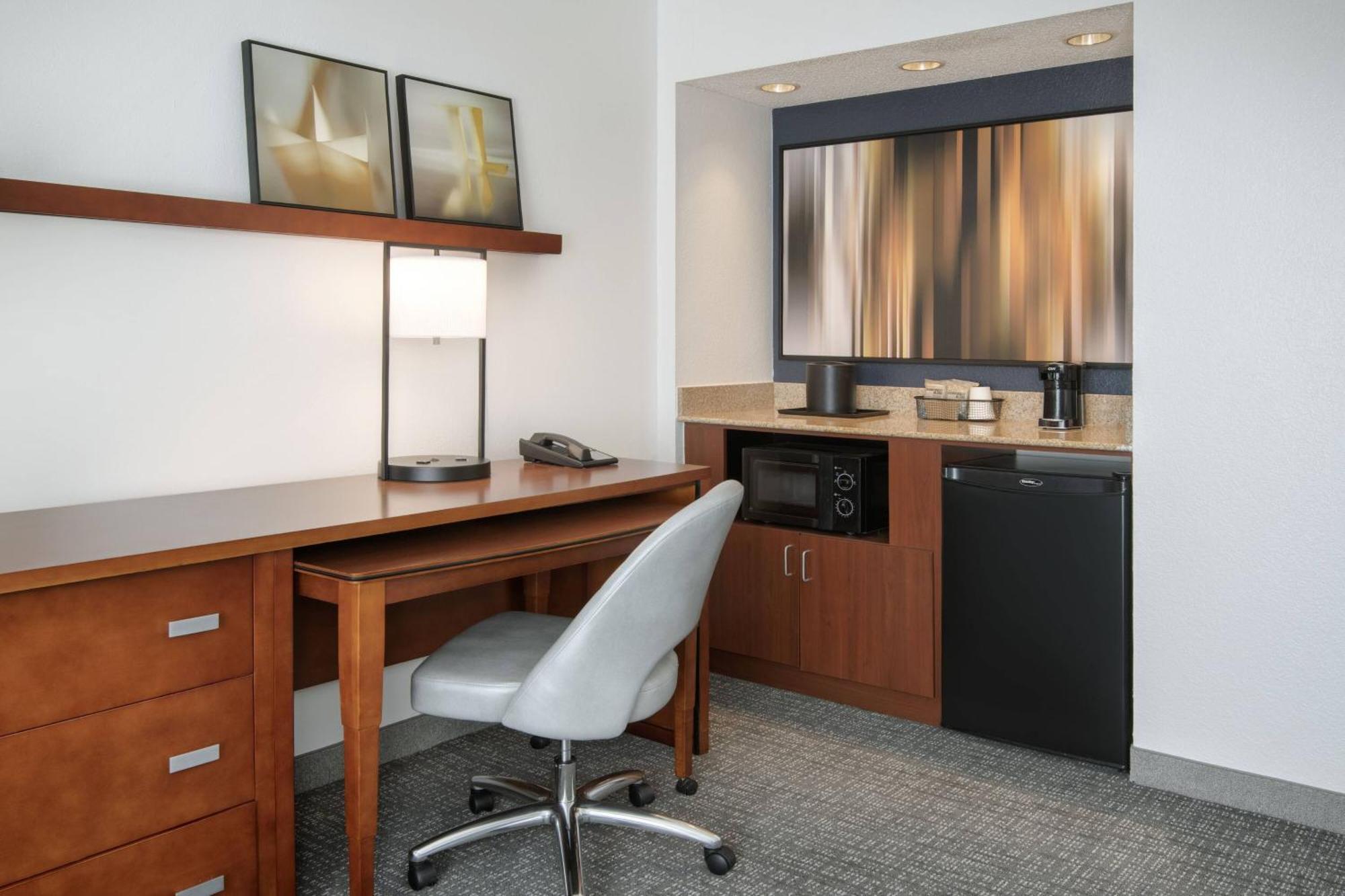 Courtyard By Marriott Augusta Hotel Bagian luar foto