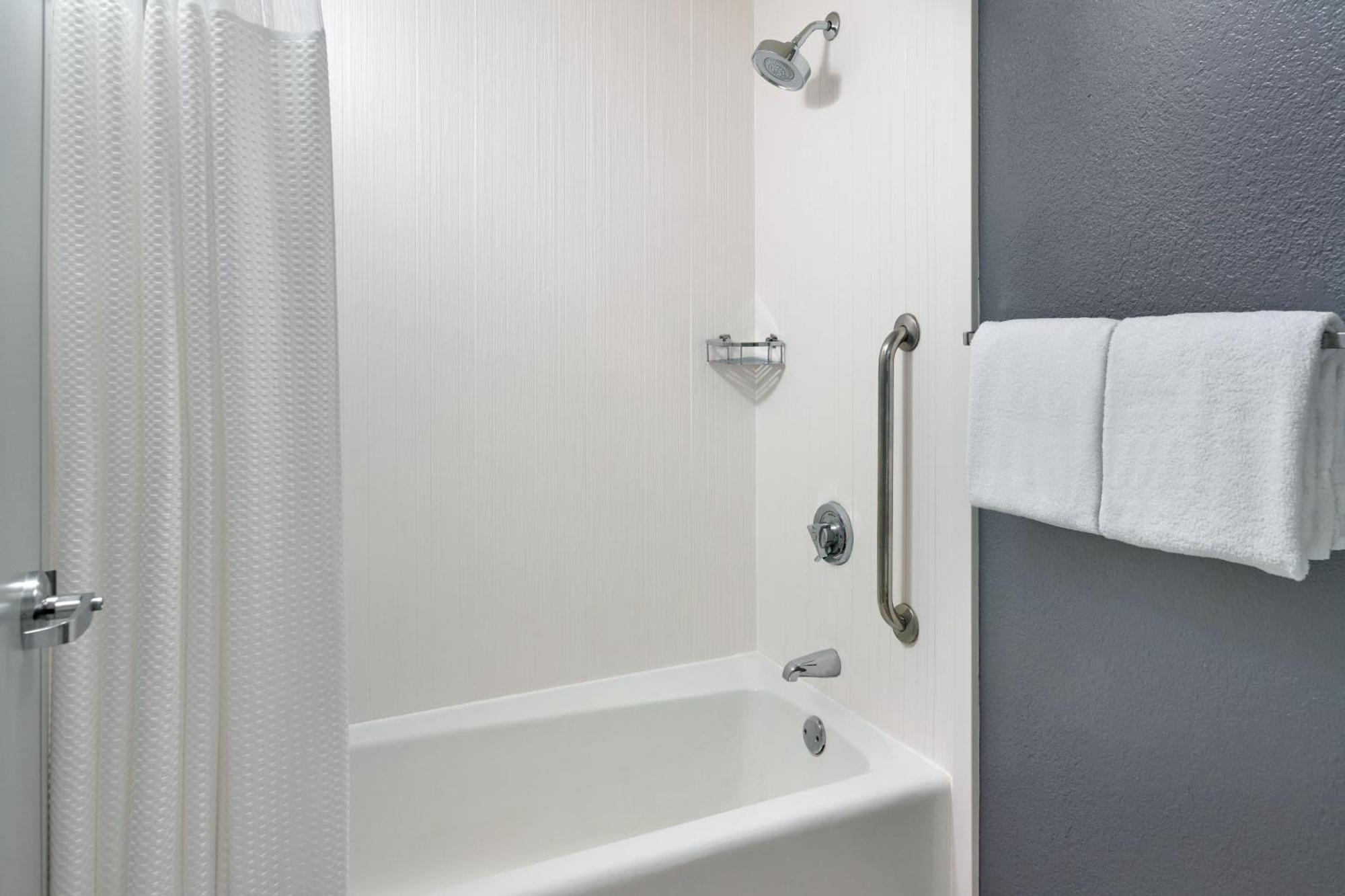 Courtyard By Marriott Augusta Hotel Bagian luar foto