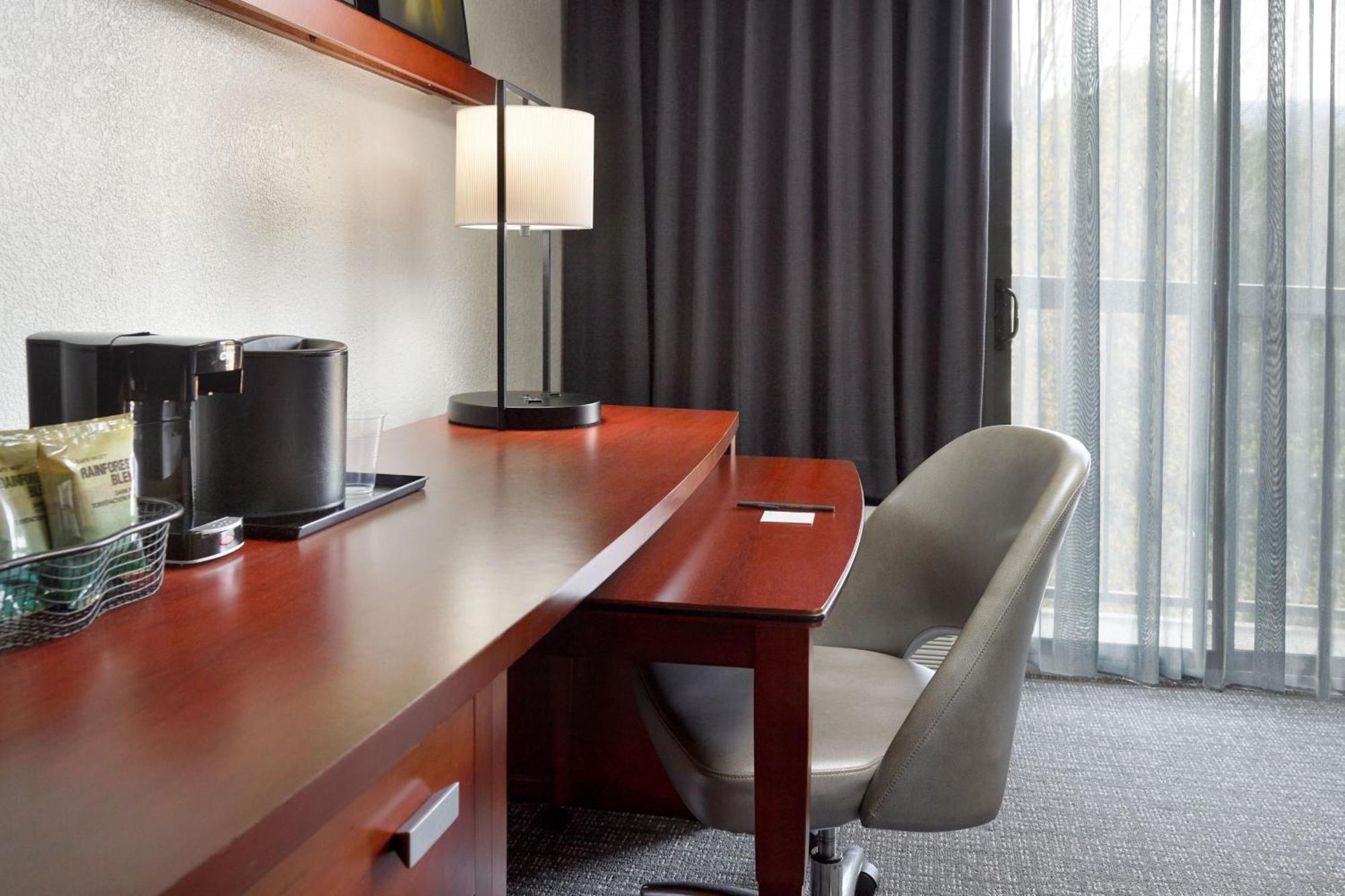 Courtyard By Marriott Augusta Hotel Bagian luar foto