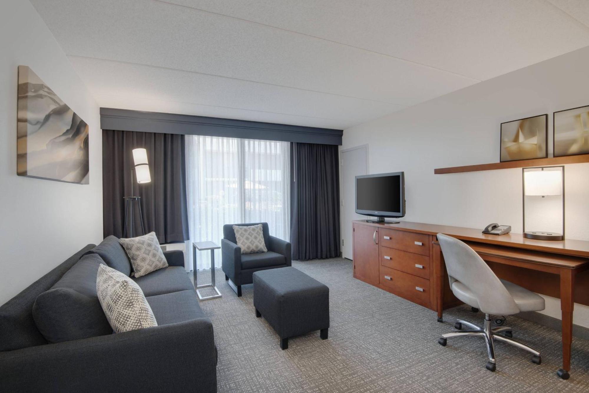 Courtyard By Marriott Augusta Hotel Bagian luar foto